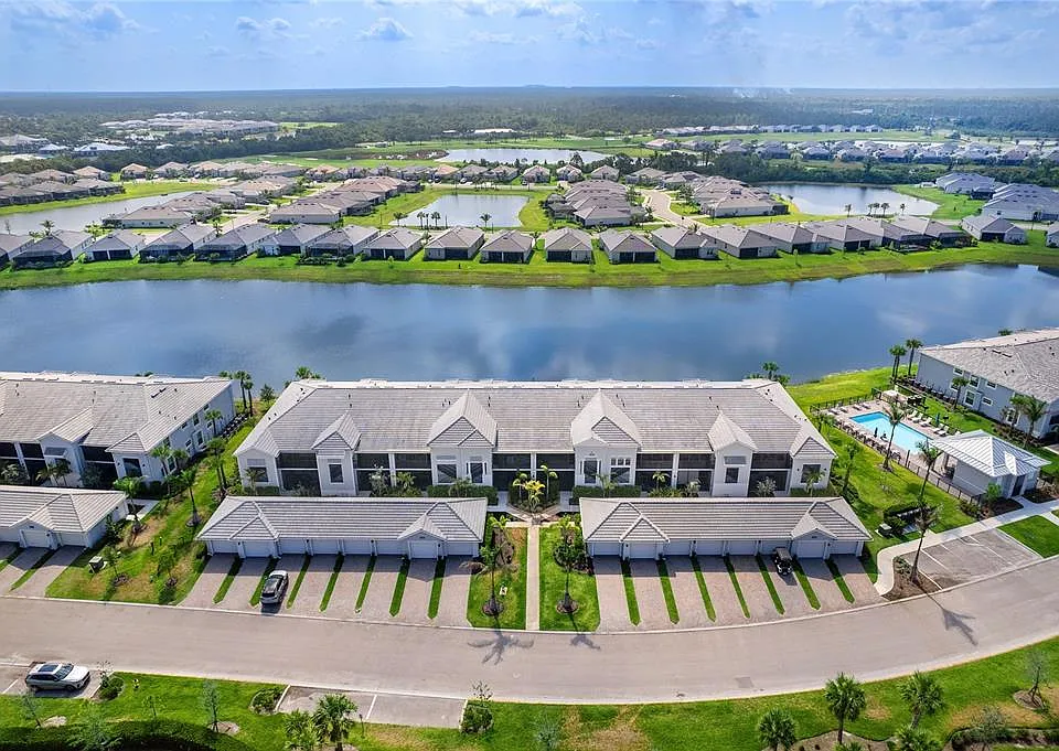 14214 Heritage Landing Blvd #817
