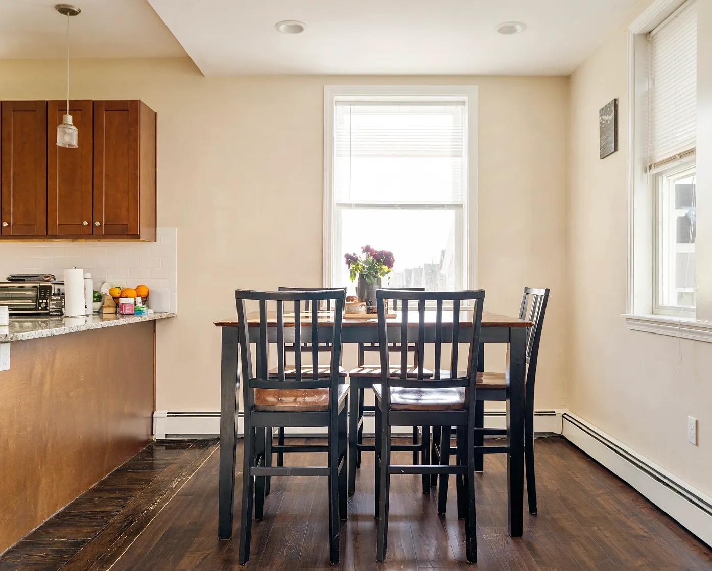 3 bed, 1200 sqft, $3,200 — Photo 3
