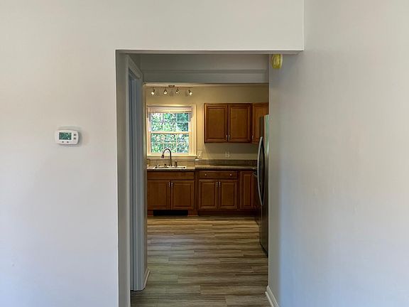 5th image of 1406 Vine St #B