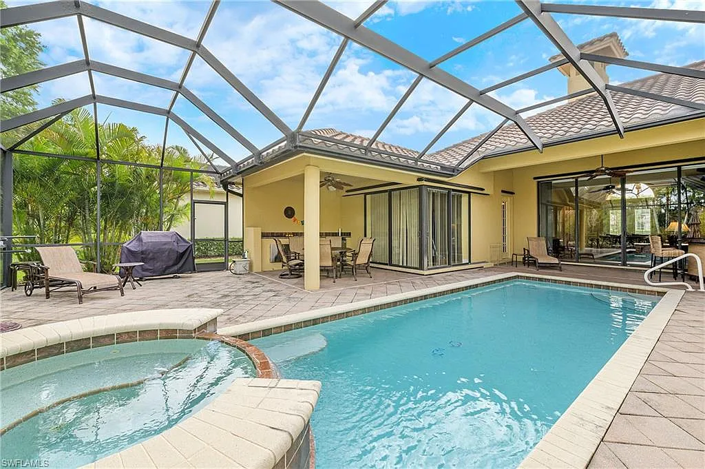4 bed, 3.0 bath, 2340 sqft, $20,000 — Photo 2
