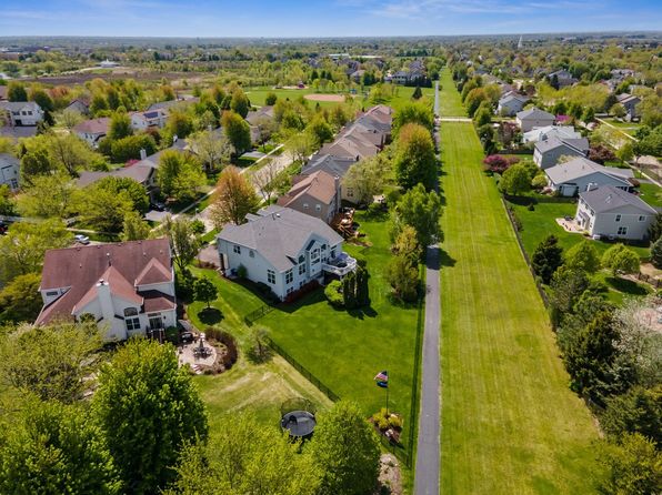 3341 Hillcrest Rd, Geneva, IL 60134
