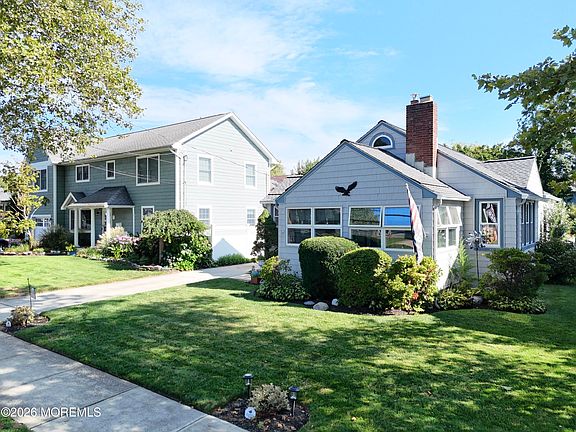 2nd image of 328 Euclid Avenue