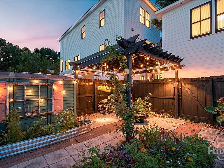 1410 Jefferson St — Photo 1