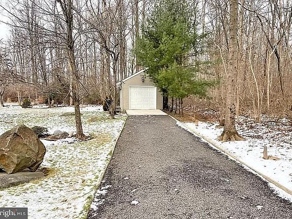 2nd image of 1347 E Thatcher Rd