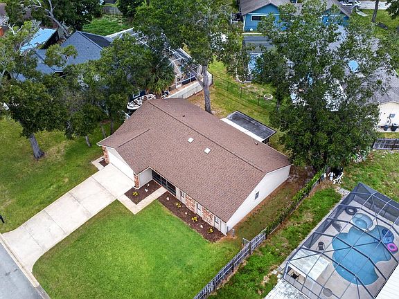 2nd image of 6 Parkside Way