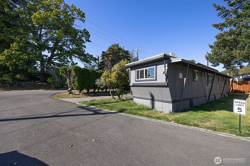 4th image of 2500 Samish Way #23
