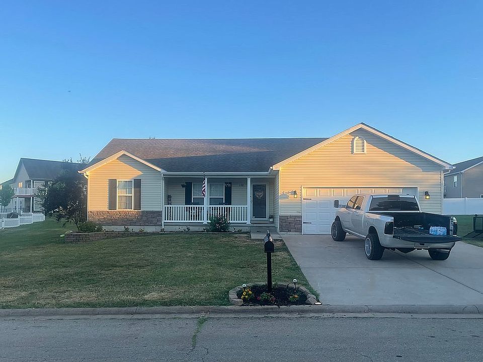 1st image of 1130 Pride Dr