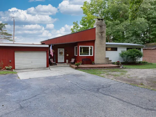 3532 S Ramshorn Dr, Fremont, MI 49412