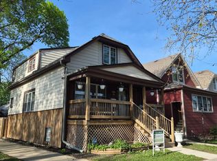 5758 W Warwick Ave, Chicago, IL 60634