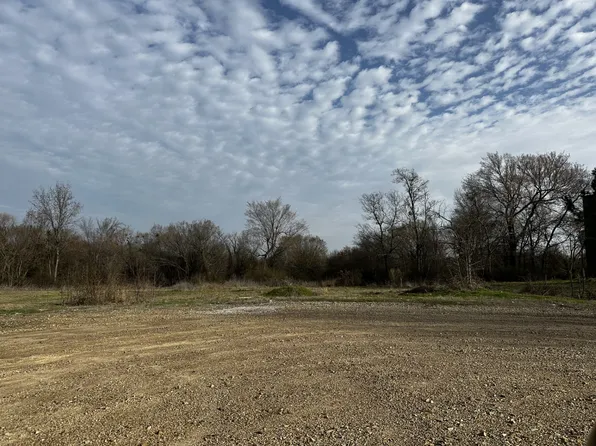 Pauline St, Paris, TX 75462