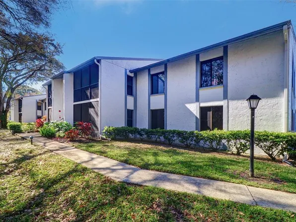 1326 Pine Ridge Cir E APT B2, Tarpon Springs, FL 34688