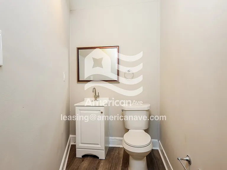 676019_009_main_bathroom_12887756.jpg