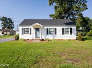 105 Davis St, Clinton, NC 28328