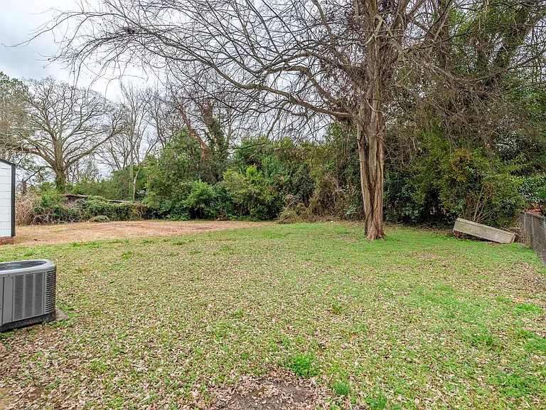 821 Forsythe St — Photo 22