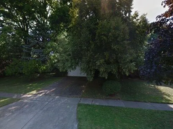 515 Merrimak Dr, Berea, OH 44017