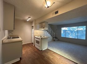 Near Everything, All Amenities! 1616 Q Street, Camellia Court Apartments