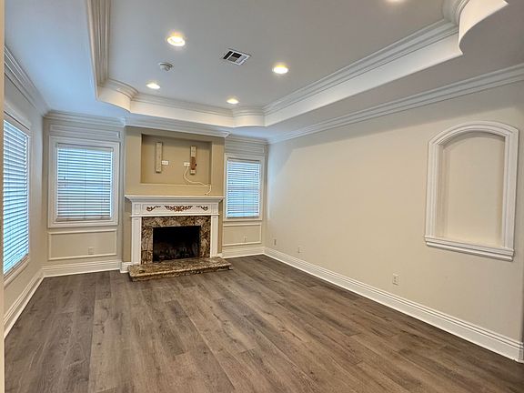 5th image of 5021 Enfield Ave