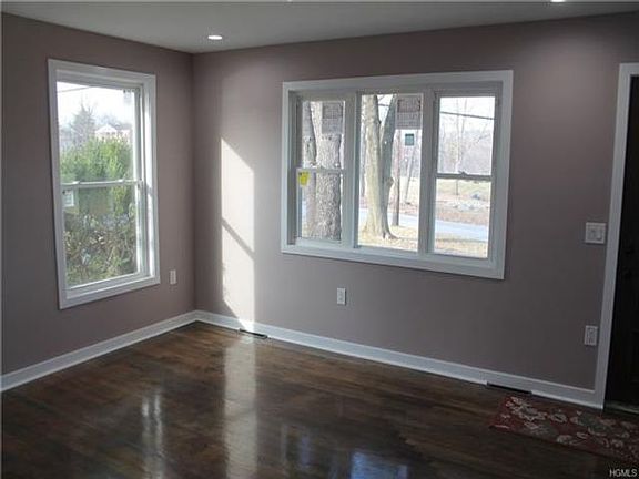 4th image of 75 Stewart Ave