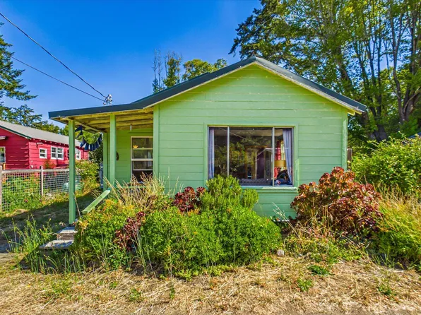 51 Main St, Petrolia, CA 95558