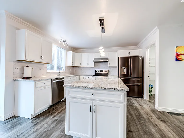 18 Pineview Valley Ct — Photo 24