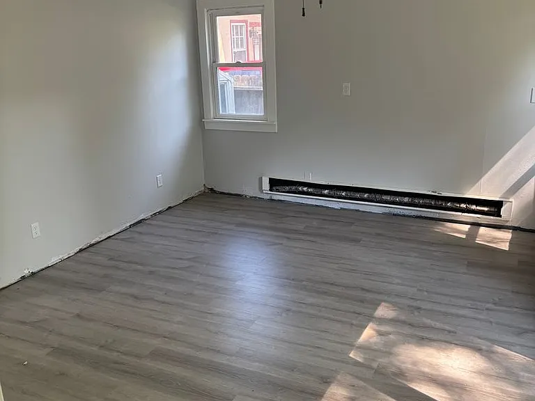 506 N French Ave — Photo 9
