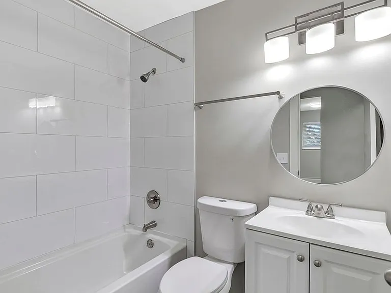 McGregor Apartments — Photo 28