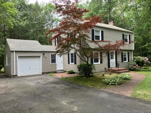 19 Crescent Way, Simsbury, CT 06070