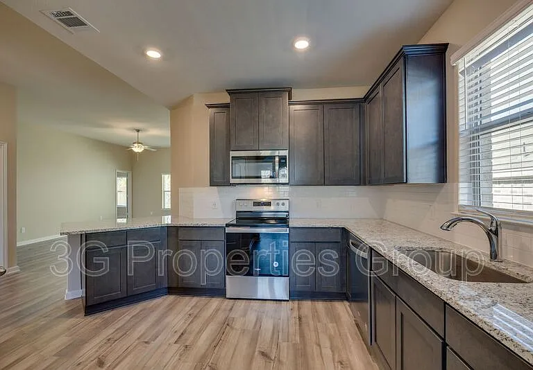 352 Lowery Oaks Trl — Photo 10