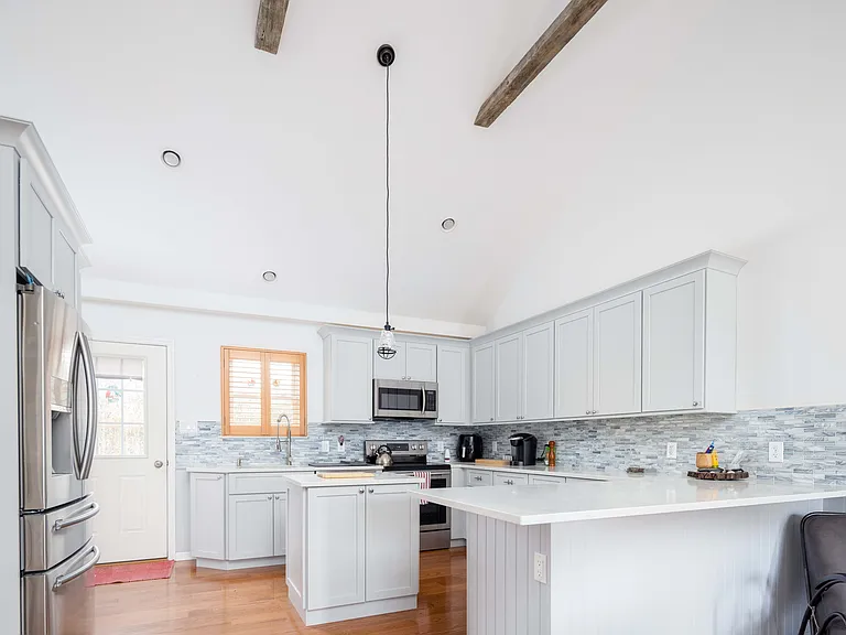 7 Washington Ave — Photo 10
