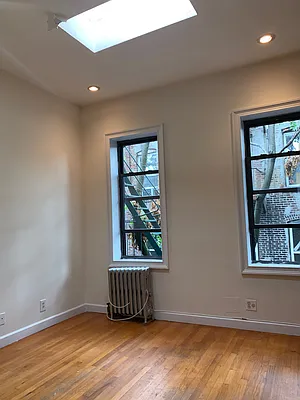 Rented by Chartwell Manhattan Realty | media 3