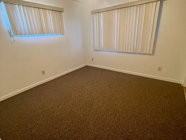 11015 Schafer Ave — Photo 20