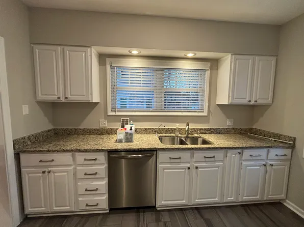 160 University St, Crystal Lake, IL 60014