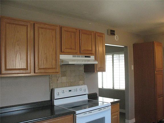 5th image of 561 Karen Way #0