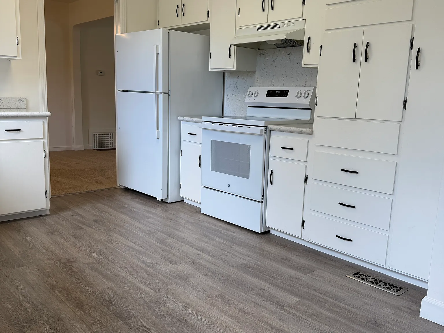 2 bed, 1050 sqft, $4,475 — Photo 2