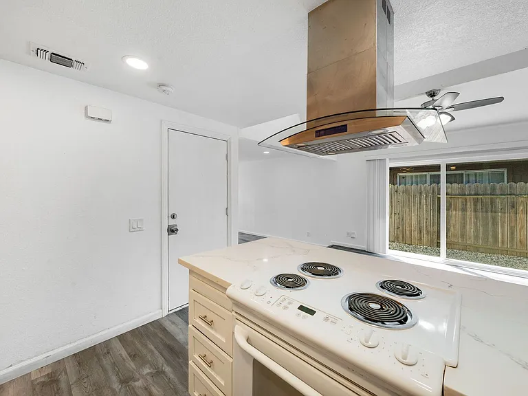 9681 Lake Natoma Dr — Photo 17