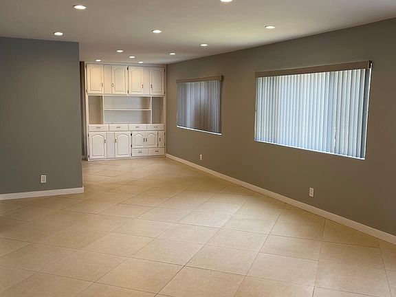 5th image of 1632 Camden Ave APT 101