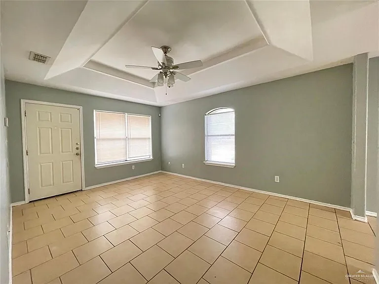 1910 N Aruba Dr #3 — Photo 5
