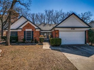 6728 Ridgewood Dr, North Richland Hills, TX 76182