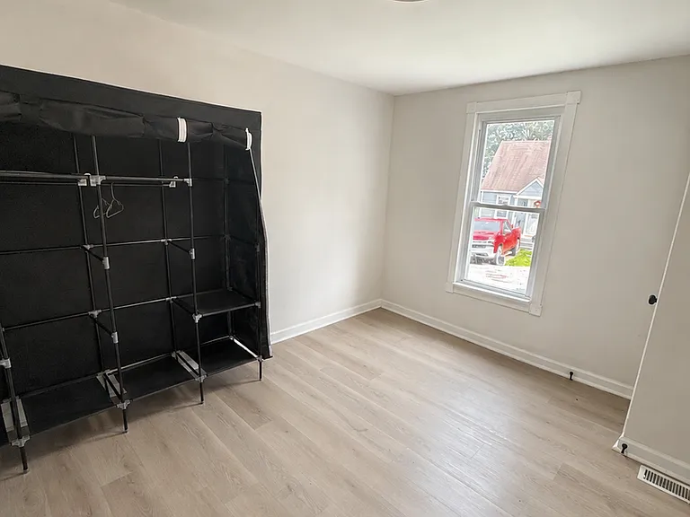 7612 Hackett Ave — Photo 8