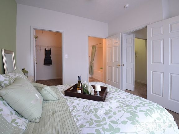 4th image of 4406 W Potomac Dr APT B