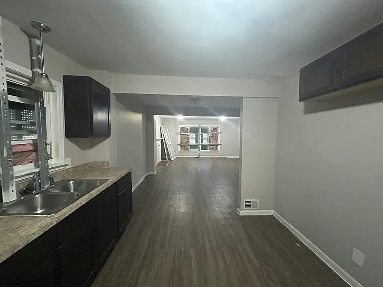 15713 Vaughan St — Photo 5