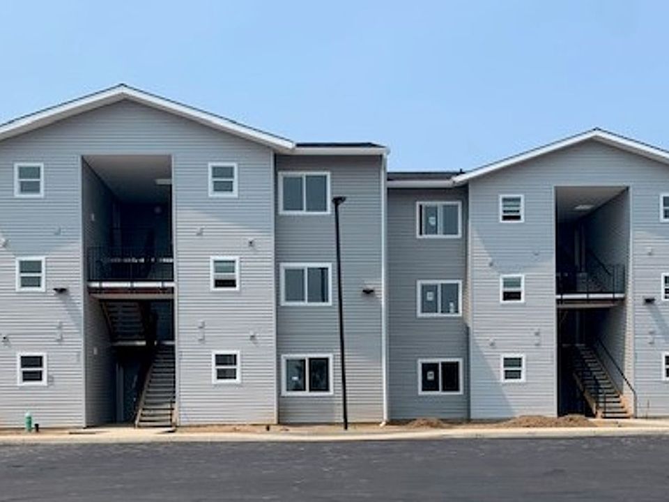 1st image of 11018 NE 18th St #B13