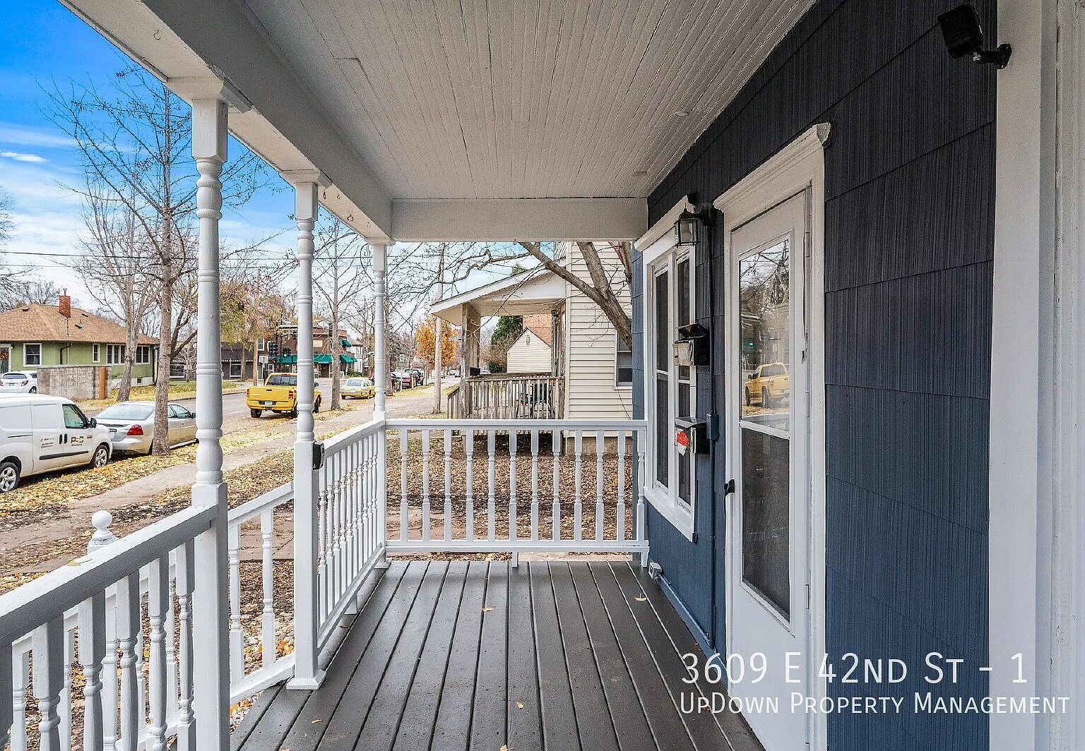 "Charming 2-Bedroom Duplex Retreat in Minneapolis - Cozy 750 sq ft Space Awaits!" — Photo 4