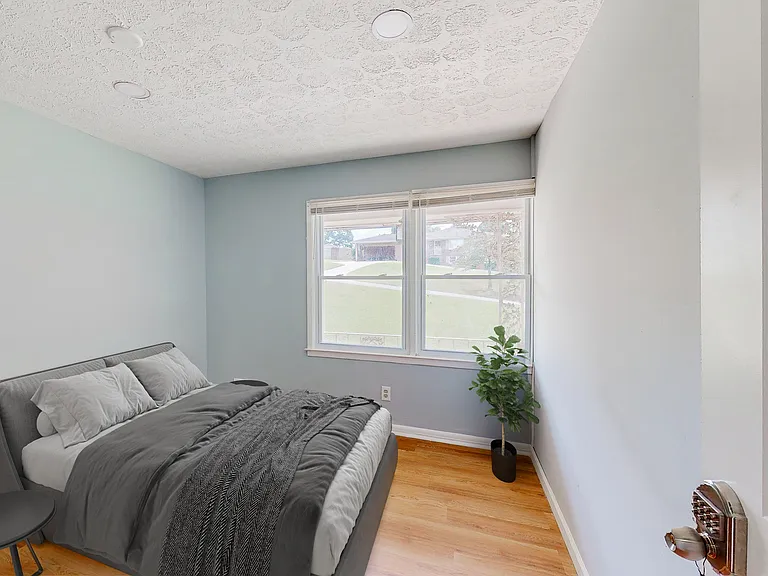 Wilburn Dr SW — Photo 1