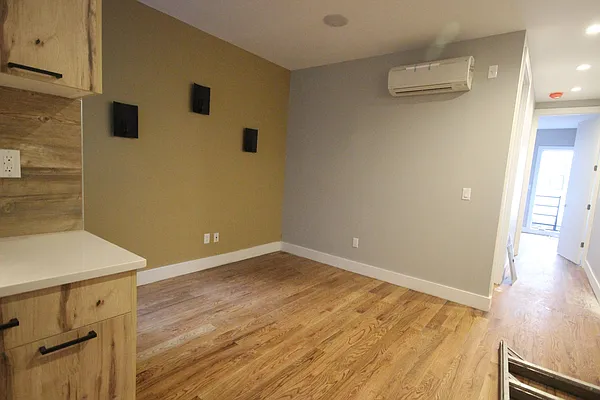 Rented by Nooklyn NYC LLC | media 8