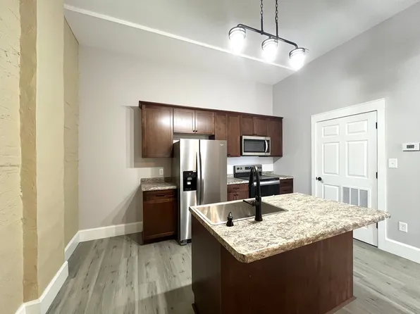 Locust 318-322, 318-322 S Locust St #322-3, Delavan, IL 61734