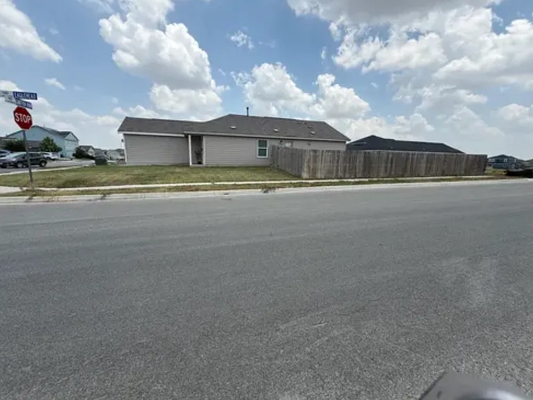 9206 Griffith Run — Photo 10