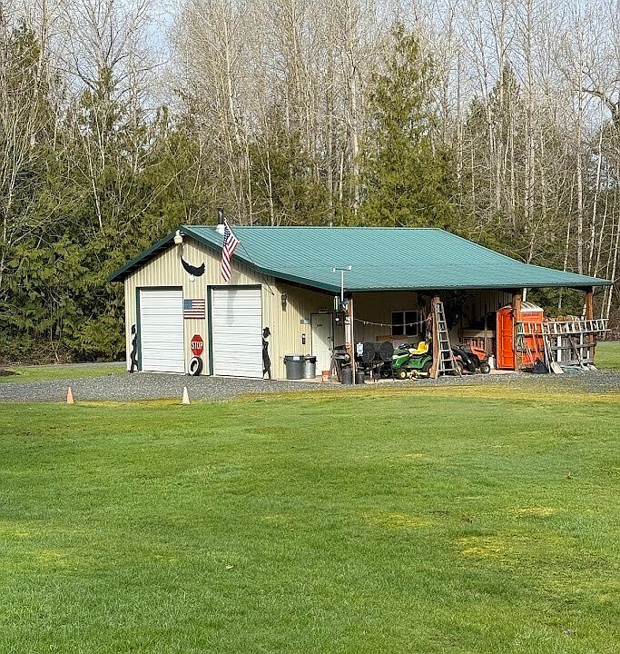 2nd image of 3029 E Smith Rd
