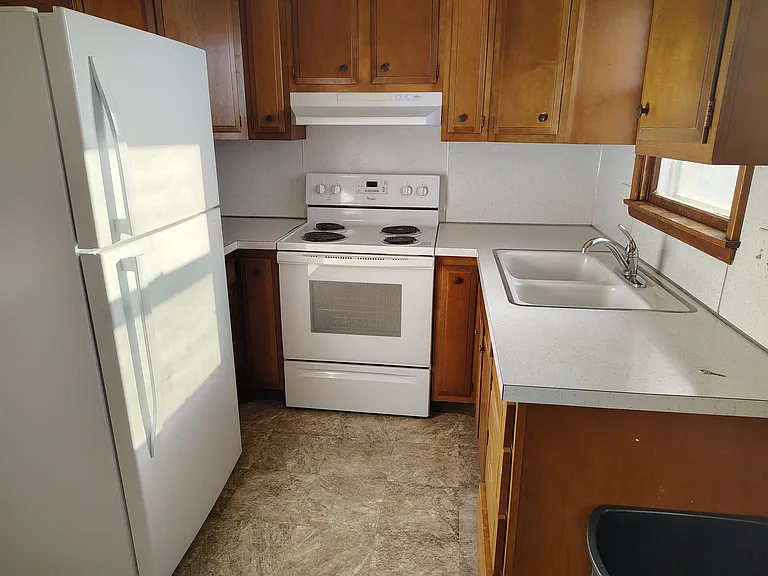 301 Chestnut St #4 — Photo 10
