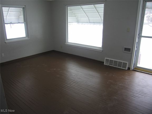 3rd image of 20591 Ball Ave
